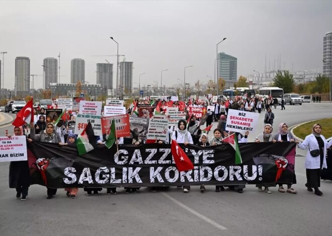 Sağlık çalışanları, Gazze’ye “tıbbi koridor” açılması talebiyle yürüdü